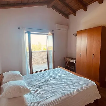 Beautiful 4 Bedroom Tara, Pool And Privacy! *