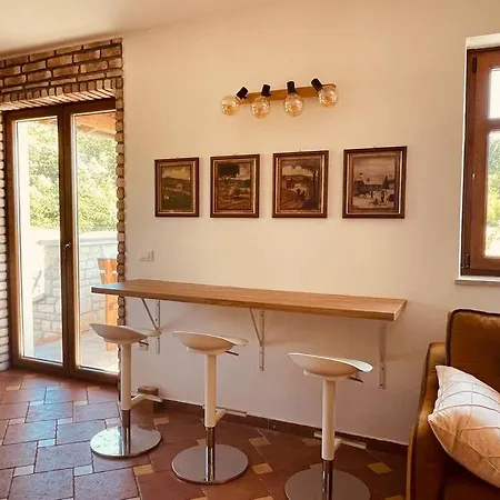 Beautiful 4 Bedroom Tara, Pool And Privacy!