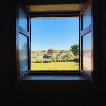 Beautiful 4 Bedroom Tara, Pool And Privacy! Ladici