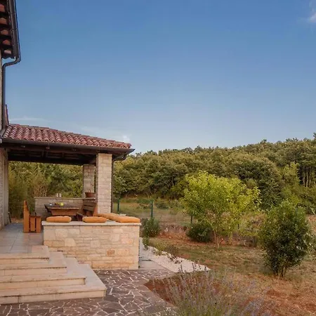 Beautiful 4 Bedroom Tara, Pool And Privacy! Βίλα