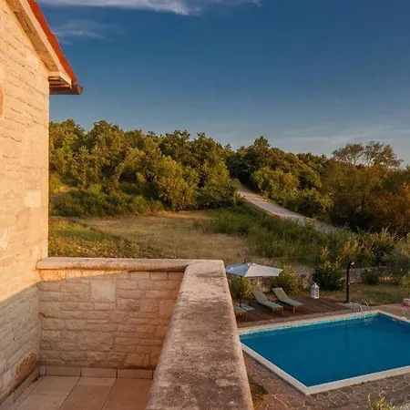 Βίλα Beautiful 4 Bedroom Tara, Pool And Privacy! *